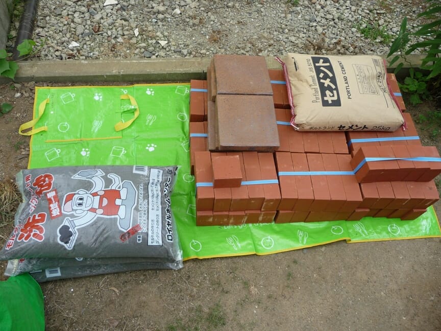 庭にレンガでバーベキューコンロ兼スモーカーを作る たまラボ